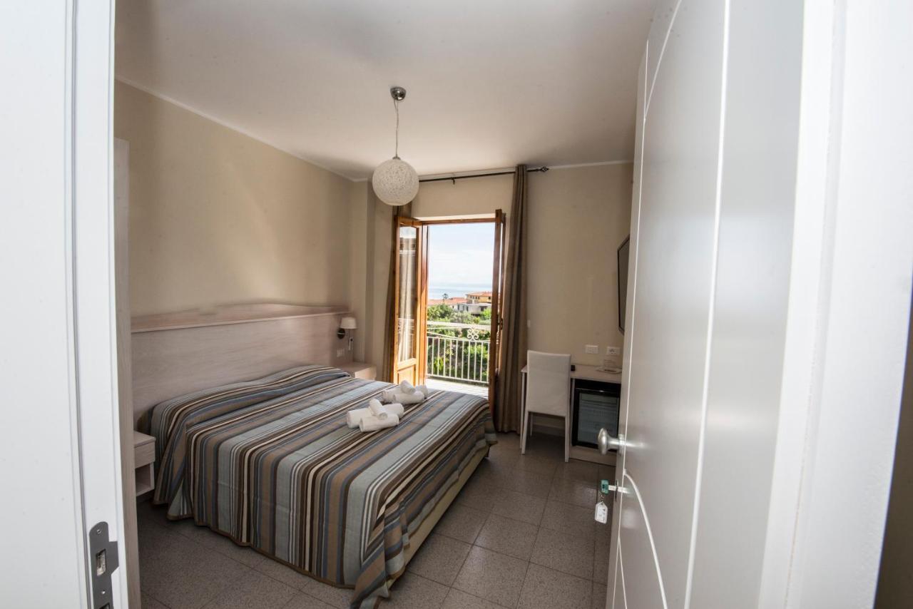 Donna Rosa Accommodation Tropea Exterior foto